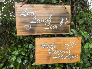 Anoli Himona Ackukma - Reclaimed wood sign